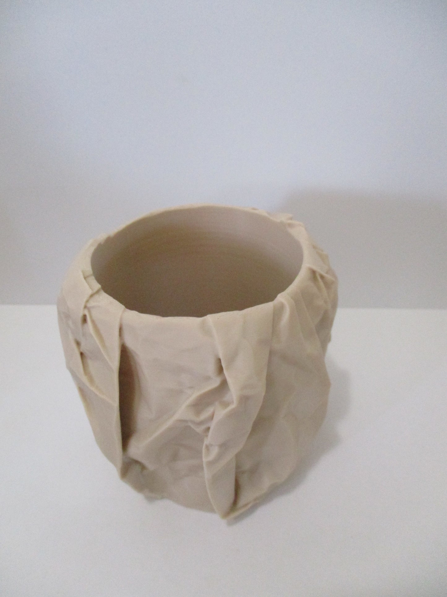 Crumple bag pot