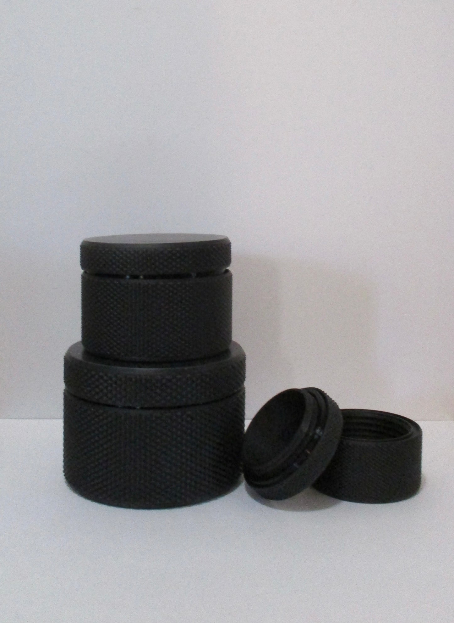 Threaded jar