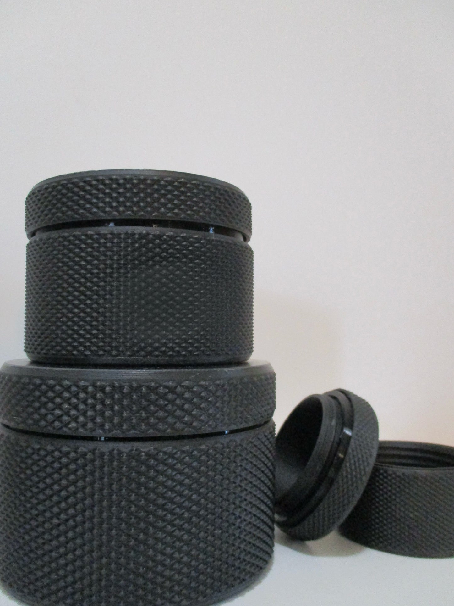 Threaded jar